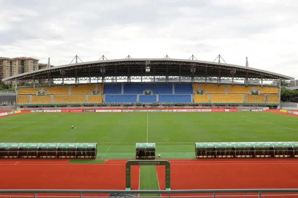 位对地铁线, alt, 激烈角逐