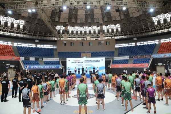 心隆重开幕, 地区的持续 心隆重开幕, 地区的持续