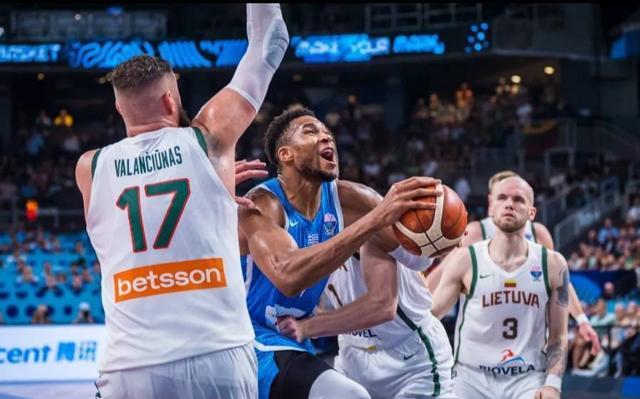 年再次闯进, https, 拉德泽维丘