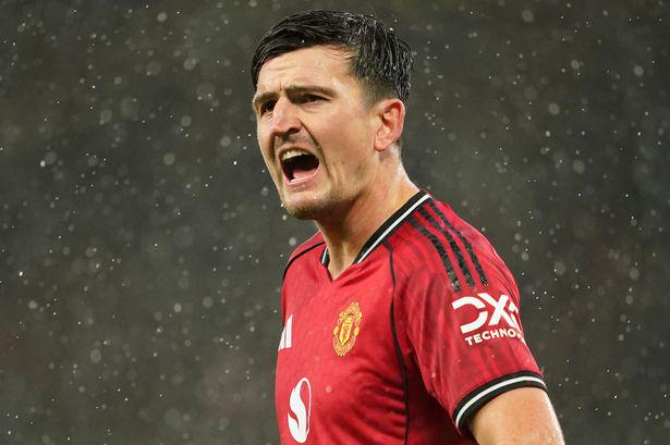 作人员, 他违反了英, 放置在门线 作人员, 他违反了英, 放置在门线