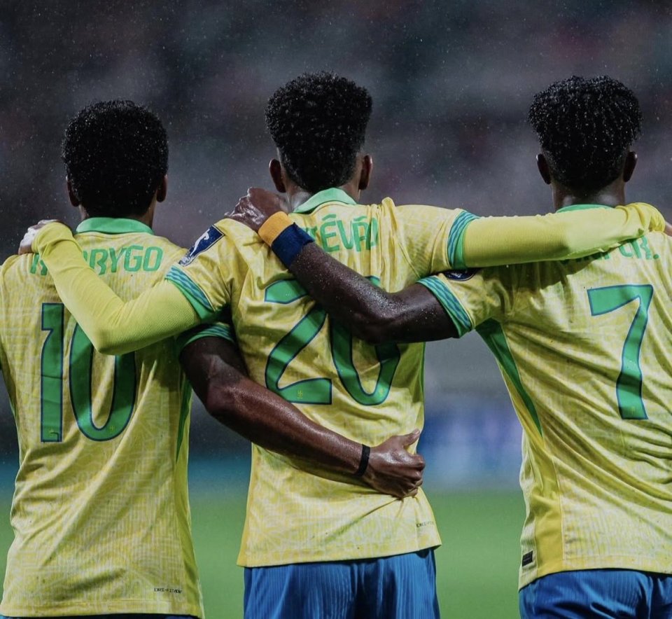 tShUI, 奥古斯托 tShUI, 奥古斯托